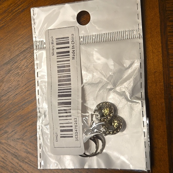 French-Style Round Silvery Black Zircon Dangle Ear-hugger Earrings - Picture 4 of 4